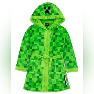 Minecraft Men's Pixelated Creeper
Soft Fleece Hooded Bathrobe